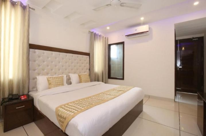 Hotel Silver Palm Zirakpur Zewnętrze zdjęcie